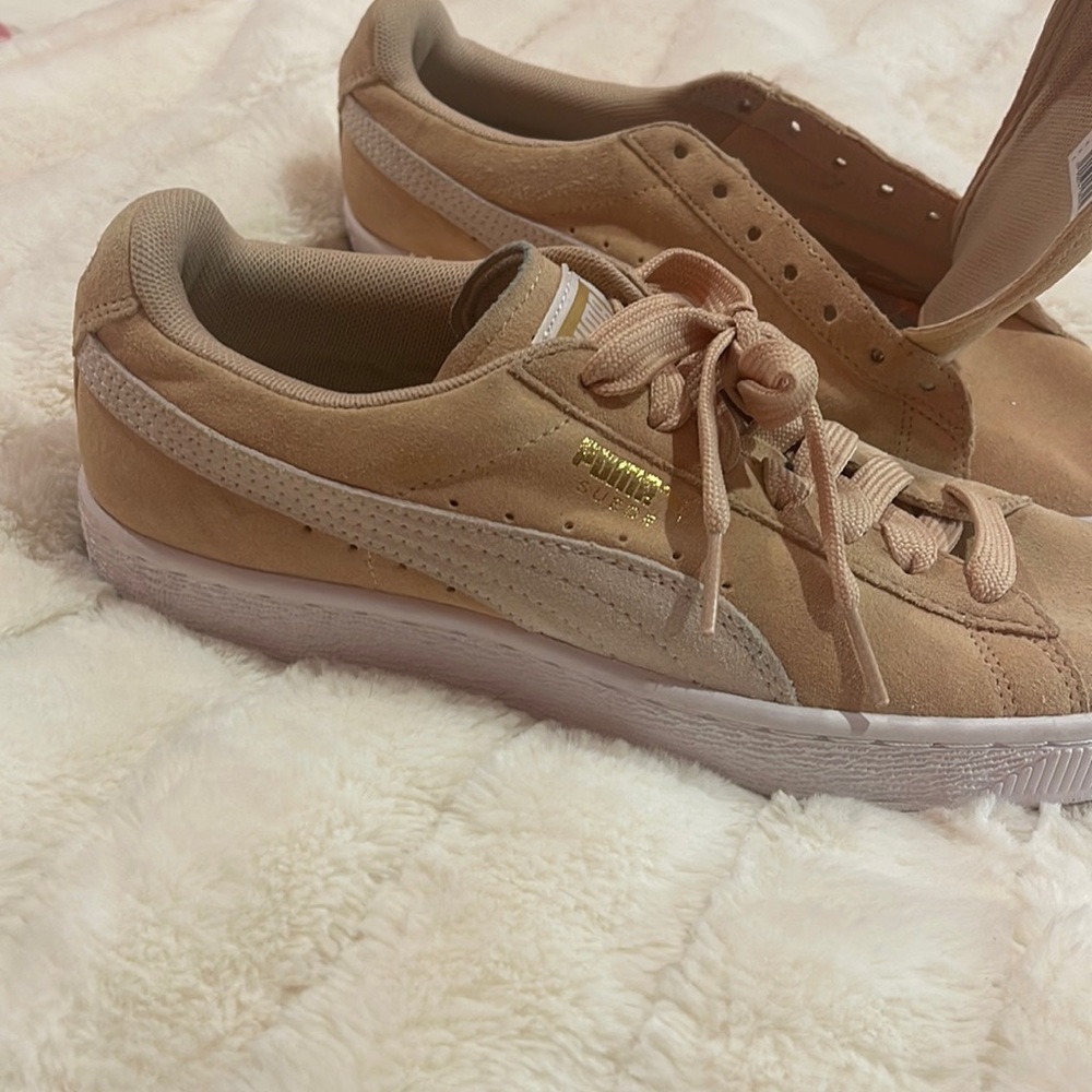 PUMA tan Suede women Sneakers, Size 8.5